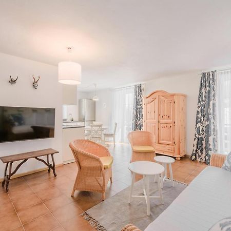 Renoviertes Apartment Mit Terrasse An Der Piste Mit Kostenlosen Wifi Carezza al Lago Bagian luar foto