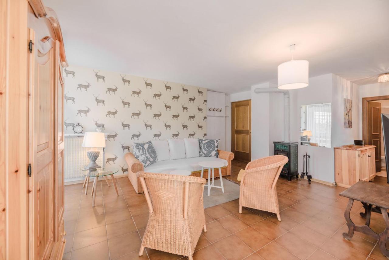 Renoviertes Apartment Mit Terrasse An Der Piste Mit Kostenlosen Wifi Carezza al Lago Bagian luar foto